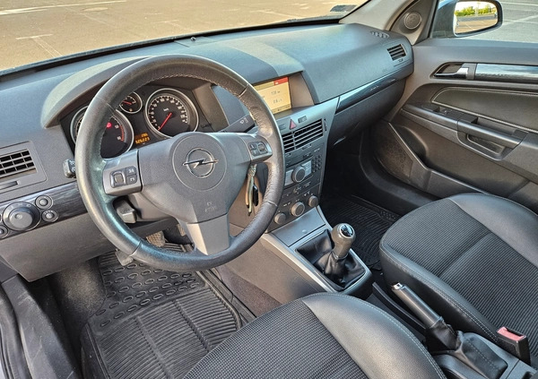 Opel Astra cena 6999 przebieg: 326000, rok produkcji 2006 z Legionowo małe 301